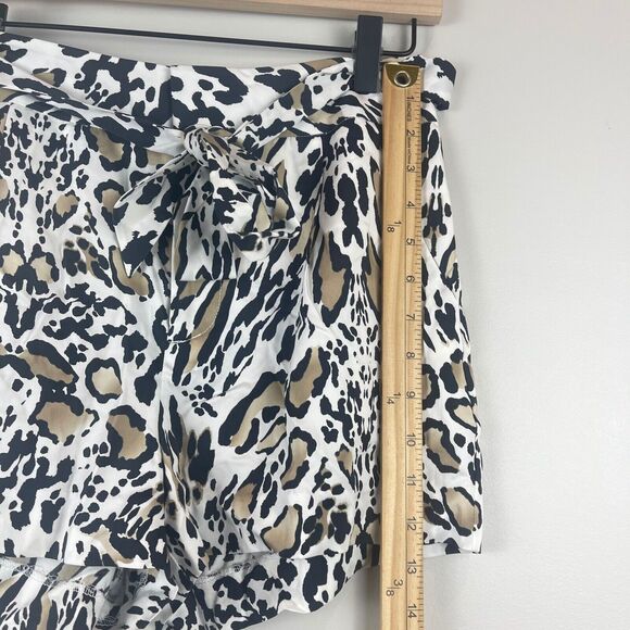 Bebe Short Women's 4 White Black Leopard Into The Wild Belt Tie Night Out NWT - Picture 7 of 10